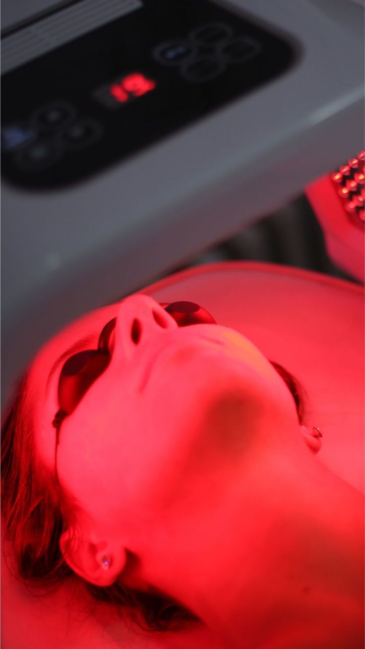 The Benefits of LED Light Therapy & Why It’s a Must for Your Skin